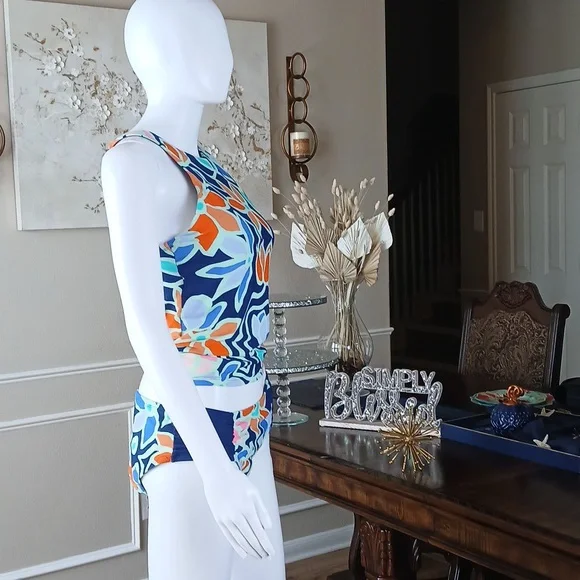 Women's Skechers Floral Patterned 2 Pc Tankini Set Swimwear. Size M - Picture 9 of 17